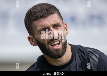 Nuova firma Doğukan Sinik di Hull City durante il riscaldamento pre-partita Foto Stock