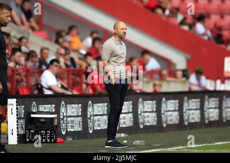 Ben Garner, direttore del Charlton Athletic durante la partita pre-stagione amichevole tra Charlton Athletic e Swansea City alla valle, Londra sabato 23rd luglio 2022. (Credit: Tom West | MI News) Credit: MI News & Sport /Alamy Live News Foto Stock