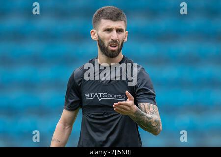 Nuova firma Doğukan Sinik di Hull City durante il riscaldamento pre-partita Foto Stock