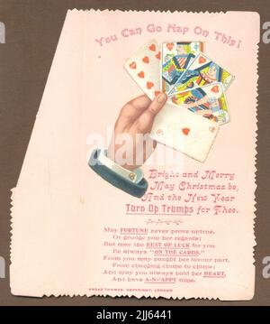 Carta di auguri Chromolithographed con die cut on Lay che mostra una mano di carte da gioco pubblicato da Angus Thomas circa 1895 Foto Stock