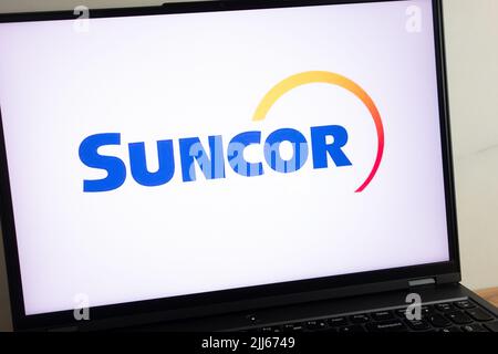 KONSKIE, POLONIA - 21 luglio 2022: Logo Suncor Energy Company visualizzato sullo schermo del computer portatile Foto Stock