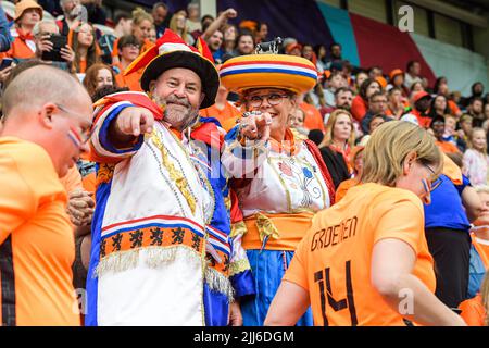 ROTHERHAM - Fans of the Netherlands durante la partita di quarti di finale della UEFA Women's EURO England 2022 tra Francia e Paesi Bassi al New York Stadium il 23 luglio 2022 a Rotherham, Regno Unito. ANP GERRIT VAN COLOGNE Foto Stock