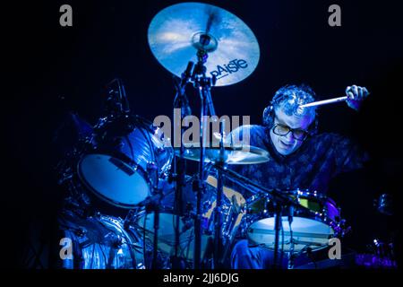 Diego Bartaburu si esibisce durante il concerto "No te va a gustar". Foto Stock