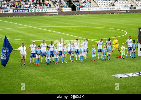 IFK Norrköping squadra di calcio prima della partita di casa il 16 luglio 2022 alla Platinum Cars Arena contro Malmö FF Foto Stock