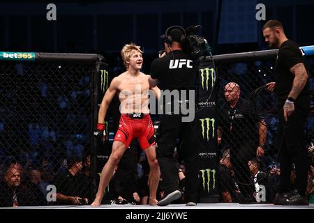 Paddy Pimblett entra in gabbia davanti al suo peso leggero contro Jordan Leavitt durante ESPN Fight Night 108 alla O2 Arena di Greenwich sabato 23rd luglio 2022. (Credit: Kieran Riley | MI News) Credit: MI News & Sport /Alamy Live News Foto Stock