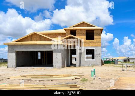 7/22/22, Babcock Ranch, Florida - Babcock Ranch pubblicizzato come la città natale di domani, vivere sostenibile, netto zero, alloggiamento privo di carbonio all'interno della Comunità di Babcock. Varie fasi in costruzione, situato vicino a Fort Myers Florida, Babcock Ranch, Florida, Venerdì 22 luglio 2022. Foto di Jennifer Greylock-Alamy Foto Stock