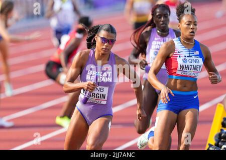 Nicole Yeargin della Gran Bretagna durante i heats delle Donne 4x400m il giorno nove del campionato mondiale di atletica a Hayward Field, University of Oregon negli Stati Uniti d'America. Data foto: Sabato 23 luglio 2022. Foto Stock