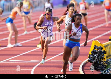 Nicole Yeargin della Gran Bretagna durante i heats delle Donne 4x400m il giorno nove del campionato mondiale di atletica a Hayward Field, University of Oregon negli Stati Uniti d'America. Data foto: Sabato 23 luglio 2022. Foto Stock