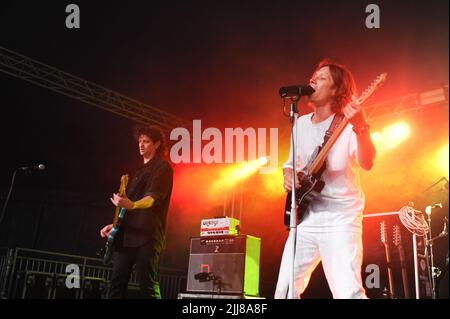 23 luglio 2022, Sheffield, South Yorkshire, U.K: Ottobre Drift esecuzione al Tramlines Festival , UK , 23.07.2022 (Credit Image: © Robin Burns/ZUMA Press Wire) Foto Stock