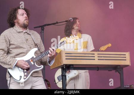 Metronomy (Joseph Mount, Gabriel Stebbing) si esibisce al Lovell Stage Blue Dot Festival sabato 23nd luglio 2022. Si svolge tra il 21 e il 24 luglio presso il sito patrimonio mondiale dell'UNESCO, Jodrell Bank, Cheshire Regno Unito, Foto: Alvaro Velazquez. www.worldwidefeatures.com Foto Stock