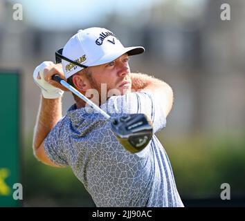 150th Open Golf Championships, St Andrews, luglio 16th 2022. Talor Gooch si tea fuori al 2nd durante il terzo turno al campo Vecchio, St Andrews. Foto Stock