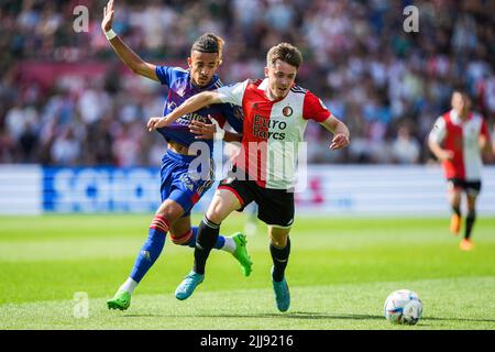 Rotterdam - Malo gusto di Olympique Lyon, Patrik Walemark di Feyenoord durante la partita tra Feyenoord e Olympique Lyon allo Stadion Feijenoord De Kuip il 24 luglio 2022 a Rotterdam, Olanda. (Da Box a Box Pictures/Tom Bode) Foto Stock