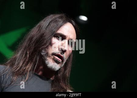 22 luglio 2022, Padova, Veneto, Italia: Cantante-compositore, multi-strumentista, produttore discografico e personaggio televisivo italiano, fondatore e frontman del gruppo alternative rock Afterhours, Manuel Agnelli ha suonato in concerto presso il Parco della Musica di Padova. (Credit Image: © Mimmo Lamacchia/Pacific Press via ZUMA Press Wire) Foto Stock