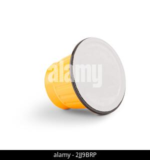 Capsula di caffè isolata su sfondo bianco Foto Stock