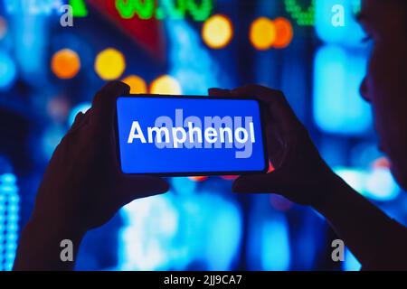 Brasile. 24th luglio 2022. In questa figura, il logo Amphenol Corporation viene visualizzato sullo schermo dello smartphone. (Foto di Rafael Henrique/SOPA Images/Sipa USA) Credit: Sipa USA/Alamy Live News Foto Stock