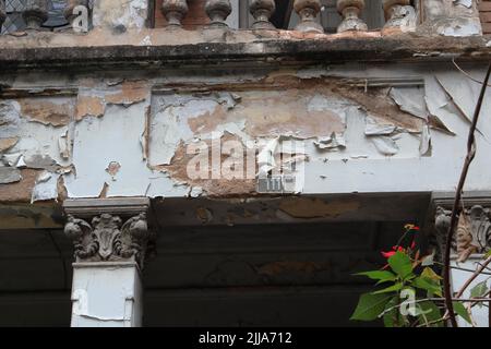 Casa abbandonata e trascurata a San Paolo, Brasile, podcast mulher da casa abandonada Foto Stock