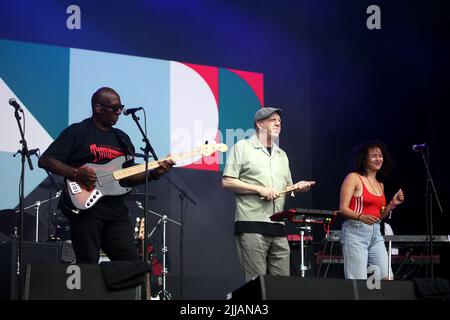 Macclesfield, Regno Unito. 24th luglio 2022. L'ultimo giorno del festival Bluedot di musica, scienza e cultura alla Jodrell Bank di Macclesfield, Regno Unito. Credit: Barbara Cook/Alamy Live News Foto Stock