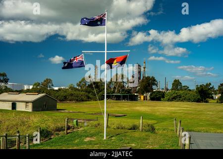 Brisbane, Australia - Bandiera alla vecchia base militare Fort Lytton Foto Stock