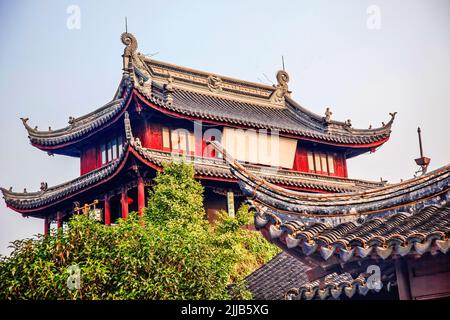 L'antica porta d'acqua di Pan Men Suzhou Jiangsu China Gate regola l'acqua nei canali di Suzhou Foto Stock