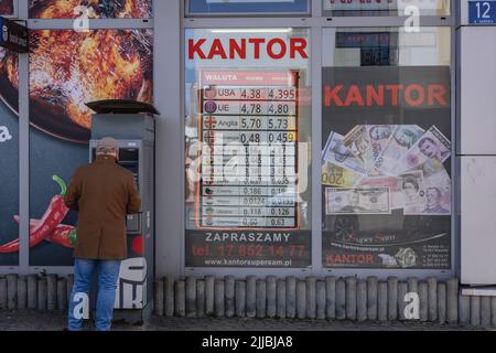 Ufficio di cambio a Rzeszow, la più grande città della Polonia sudorientale, capitale del Voivodato Subcarpatiano Foto Stock