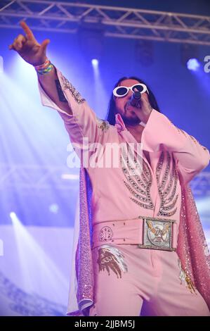 24 luglio 2022, Sheffield, South Yorkshire, U.K: Elvana che si esibisce al Tramlines Festival , UK , 24.07.2022 (Credit Image: © Robin Burns/ZUMA Press Wire) Foto Stock