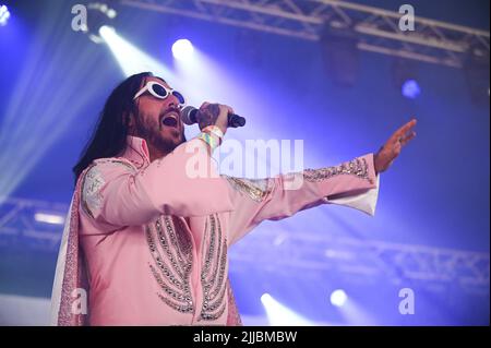 24 luglio 2022, Sheffield, South Yorkshire, U.K: Elvana che si esibisce al Tramlines Festival , UK , 24.07.2022 (Credit Image: © Robin Burns/ZUMA Press Wire) Foto Stock