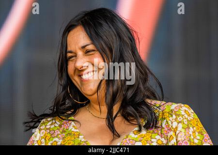 Henham Park, Suffolk, Regno Unito. 24th luglio 2022. Rumer suona l'Obelisk Arena - il 2022 Latitude Festival, Henham Park. Credit: Guy Bell/Alamy Live News Foto Stock