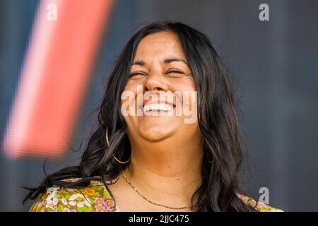 Henham Park, Suffolk, Regno Unito. 24th luglio 2022. Rumer suona l'Obelisk Arena - il 2022 Latitude Festival, Henham Park. Credit: Guy Bell/Alamy Live News Foto Stock