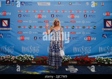 NESSUN CREDITO: Micaela Ramazzotti al Giffoni Film Festival, accompagnato dalla figlia Anna Virzì. Foto Stock
