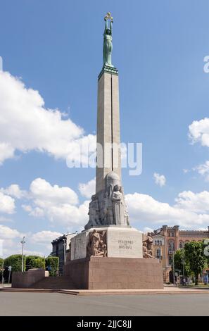 Il Monumento alla libertà, riga, Lettonia, dal 1935, per i soldati uccisi nella guerra di indipendenza lettone; riga Lettonia Europa Foto Stock