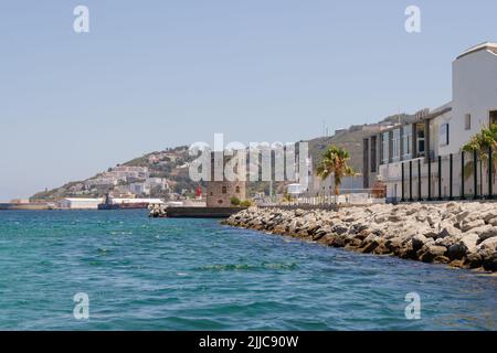 Porto di Ceuta visto dall'acqua Foto Stock