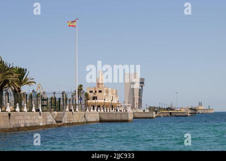 Porto di Ceuta visto dall'acqua Foto Stock