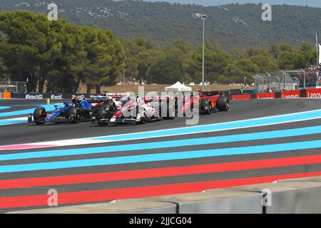 Le Castellet, Francia. 24th luglio 2022. LE CASTELLET, FRANCIA, circuito Paul Ricard 24. LUGLIO 2022; #24, Guanyu ZHOU, CHN, Alfa Romeo Racing F1 Team, C42, F065 Engine Credit: SPP Sport Press Photo. /Alamy Live News Foto Stock