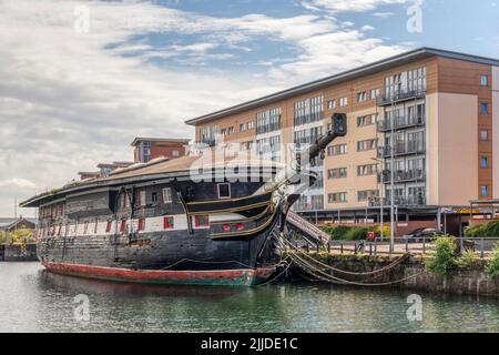 HMS Unicorn nel vecchio Victoria Dock, Dundee. Parte della National Historic Fleet, la nave più antica della Scozia e una delle sei più antiche del mondo. Foto Stock