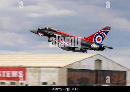 Royal Air Force Typhoon FGR4 ‘ZK914’ aereo trasportato al Royal International Air Tattoo 2022 Foto Stock