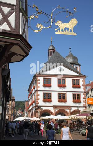 Vecchio municipio sulla piazza del mercato di Lohr am Main, Baviera, Germania Foto Stock