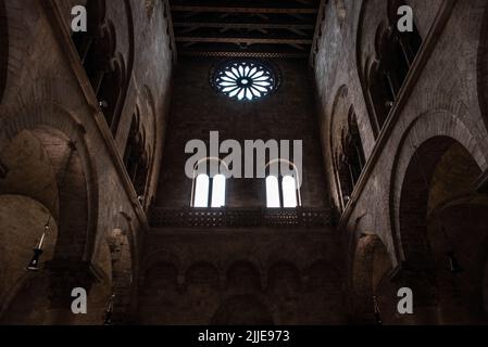 Iconica cattedrale romanica di Santa Maria Assunta a Bitonto, Italia Meridionale Foto Stock