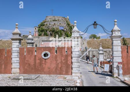 Porta d'ingresso della vecchia Fortezza Veneziana nella città di Corfù, su un'isola greca di Corfù Foto Stock