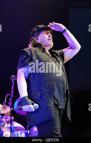 Verona, Italia. 25th luglio 2022. La rock band americana Toto durante il suo concerto dal vivo all'Arena di Verona per il tour mondiale dei Dogs of Oz. Foto Stock