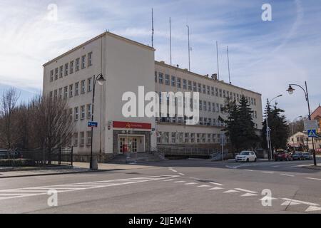 Edificio di uffici della posta di Stato polacca, esempio di architettura modernista a Rzeszow, la più grande città nel sud-est della Polonia, capitale del subcarpathian Voiv Foto Stock