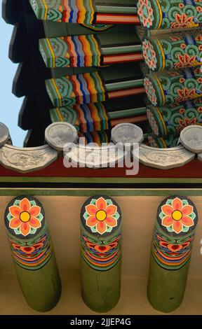 Dettaglio del tetto del Palazzo Gyeongbokgung, Corea del Sud, Seoul Foto Stock