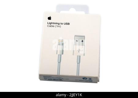 WETZLAR, GERMANIA 2022-07-14: Cavo Apple Lightning-USB. Foto Stock