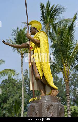 La maestosa statua di Kamehameha i il Grande vicino al suo luogo di nascita a Ainakea, Kohala HI Foto Stock