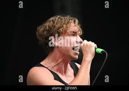 Squadra sportiva che si esibisce al Tramlines Festival , UK , 24.07.2022 Foto Stock