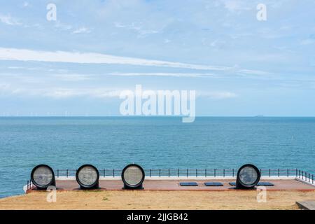 Herne Bay, Kent, UK: L'erba gialla simboleggia la mancanza di precipitazioni nel luglio 2022, provvisoriamente la più secca dal 1911 secondo il MET Office. Foto Stock