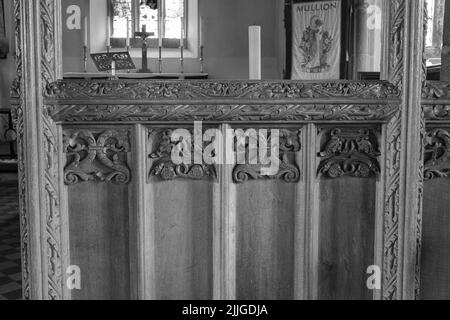 Interno della Chiesa di San Mellano, Mullion Foto Stock