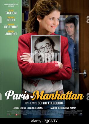 ALICE TAGLIONI, PATRICK BRUEL, WOODY ALLEN POSTER, PARIS-MANHATTAN, 2012 Foto Stock