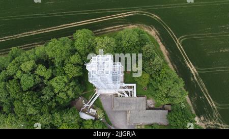 Telecom albero, torre UK drone vista aerea Foto Stock