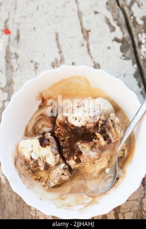 Gelato al tiramisù con caffè e cioccolato Foto Stock
