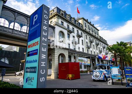 Famous Hotel Schweizerhof a Lucerna - LUCERNA, SVIZZERA - 14 LUGLIO 2022 Foto Stock